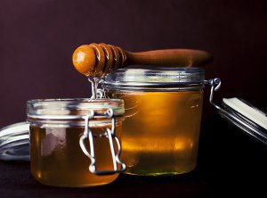 Мед у косметиці: особливості застосування