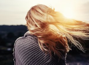 Що таке пористість волосся та як впливає на догляд